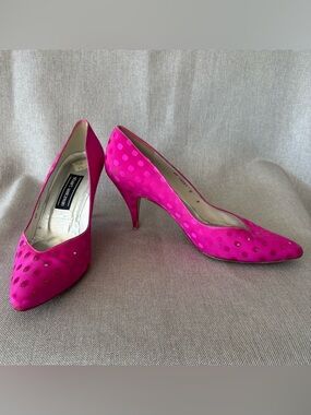 Stuart Weitzman Fuchsia Polka Dot Satin Mid-Heel Pumps 9 B needs TLC see descrip